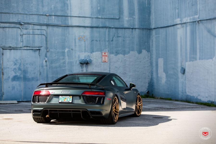  Audi R8 V10 on Vossen Wheels (HC-1) 2016 года  (фото 45 из 47)